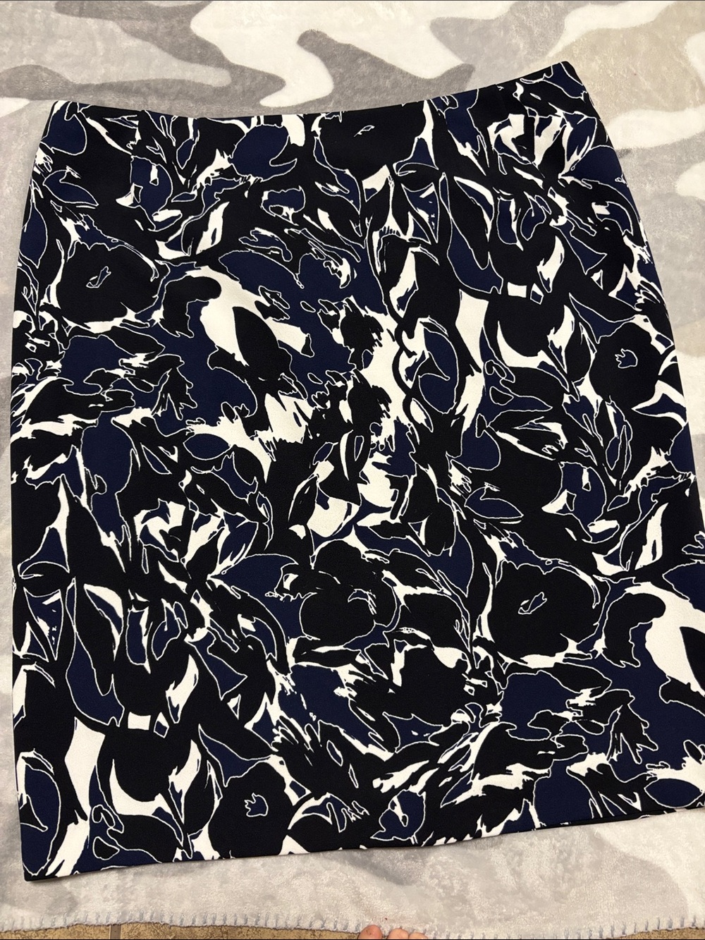 Kasper Black, White, and Blue All Over Print Business Skirt Size 14